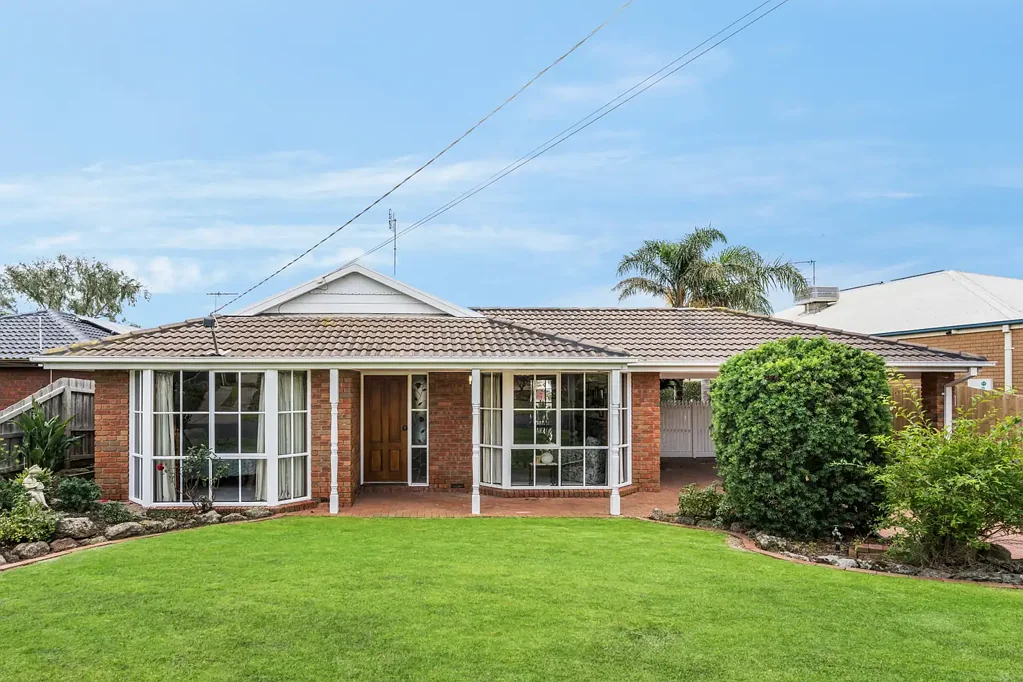 Clifton Springs 4Moenga Poolside Living, Established Gardens & Exceptional Indoor Outdoor Appeal