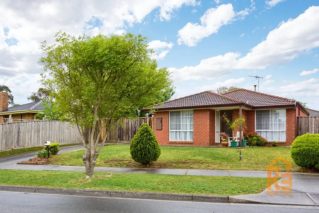 Berwick 3બેડરૂમ Elegant Home in the heart of Berwick/ Perfect for First Home Buyers/Investors - Location! Location! Location!!!