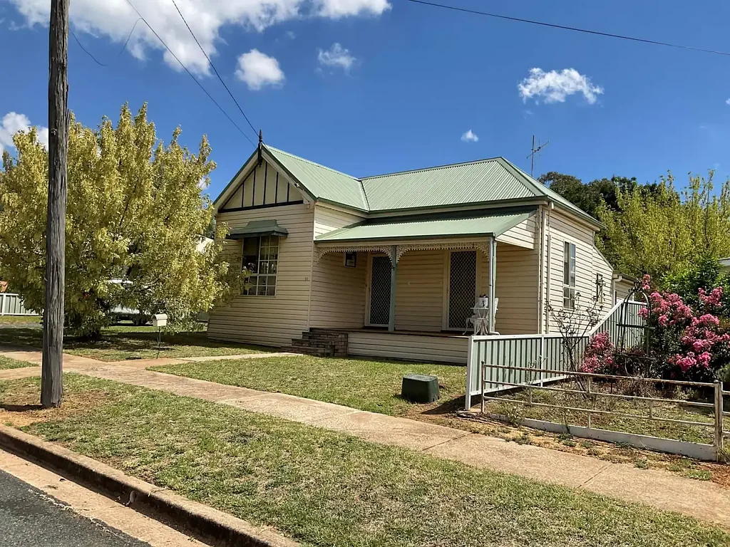 35 East Street, Grenfell, NSW 2810