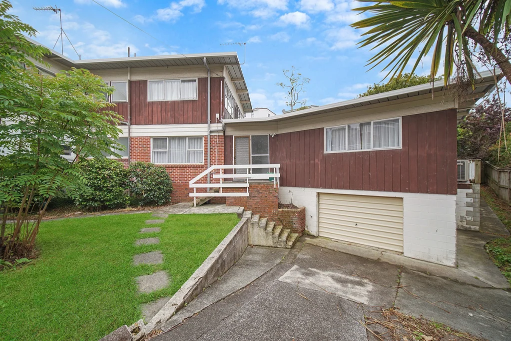 Newly Renovated Large 3 bedroom  - What a Location!