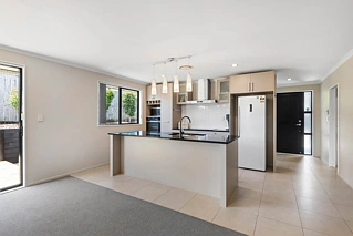 99 Rangeview Road, Sunnyvale, Waitakere City