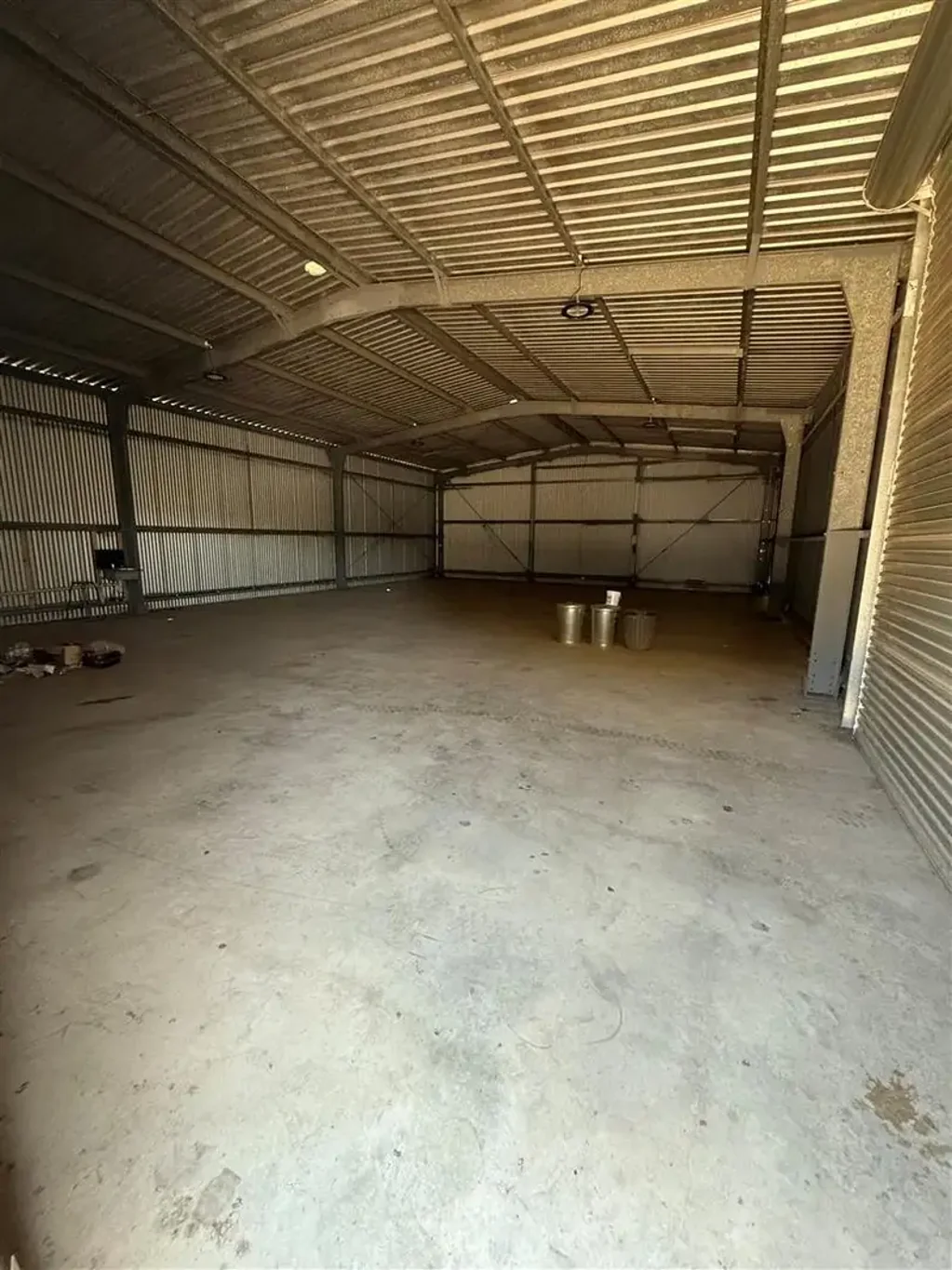 INDUSTRIAL SHED !! UNBELIEVABLE ACCESS !