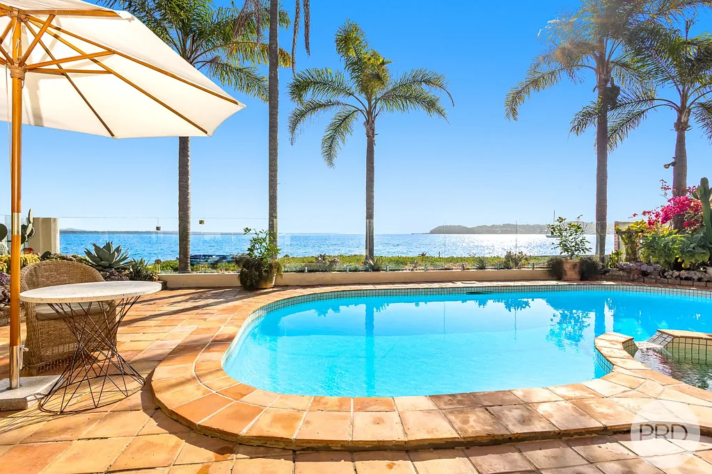 Salamander Bay 5 Bedroom Exquisite Waterfront Estate: A Sanctuary of Unrivaled Luxury and Elegance