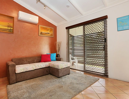 33 Windsor Place, Molendinar, QLD 4214, 3部屋, 1バスルーム, House