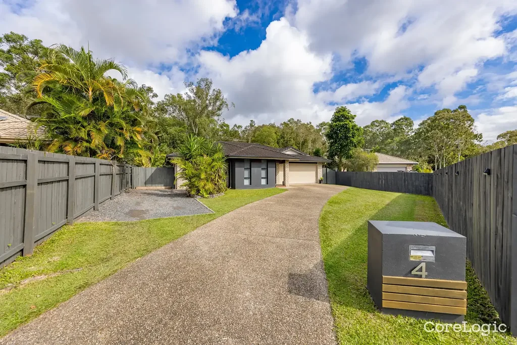 Modern Family Home Backing onto Nature – Spacious Living & Entertaining!