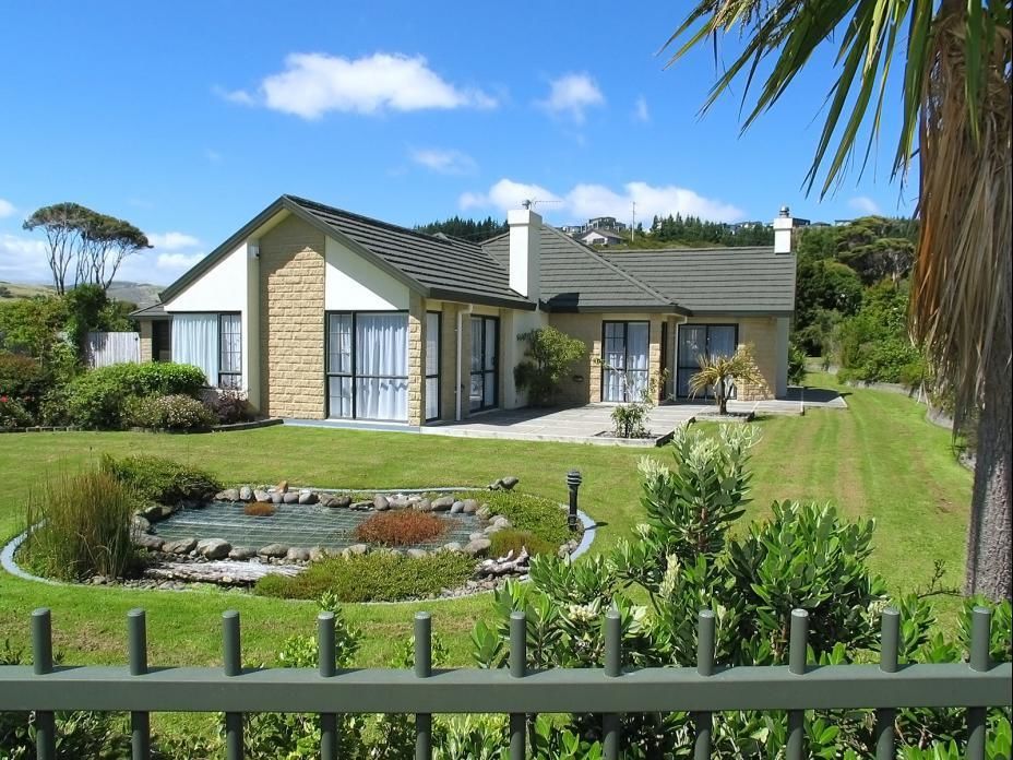 8 Scoresby Grove, Whitby, Porirua, 5 कमरे, 0 बाथरूम