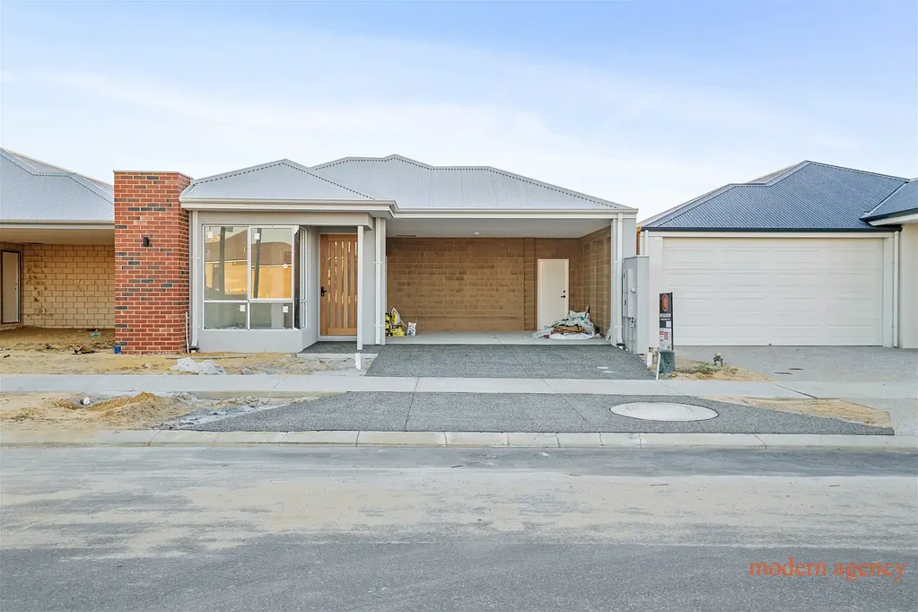 "Welcome Home to Haynes: Charming House for Rent in a Prime Location"