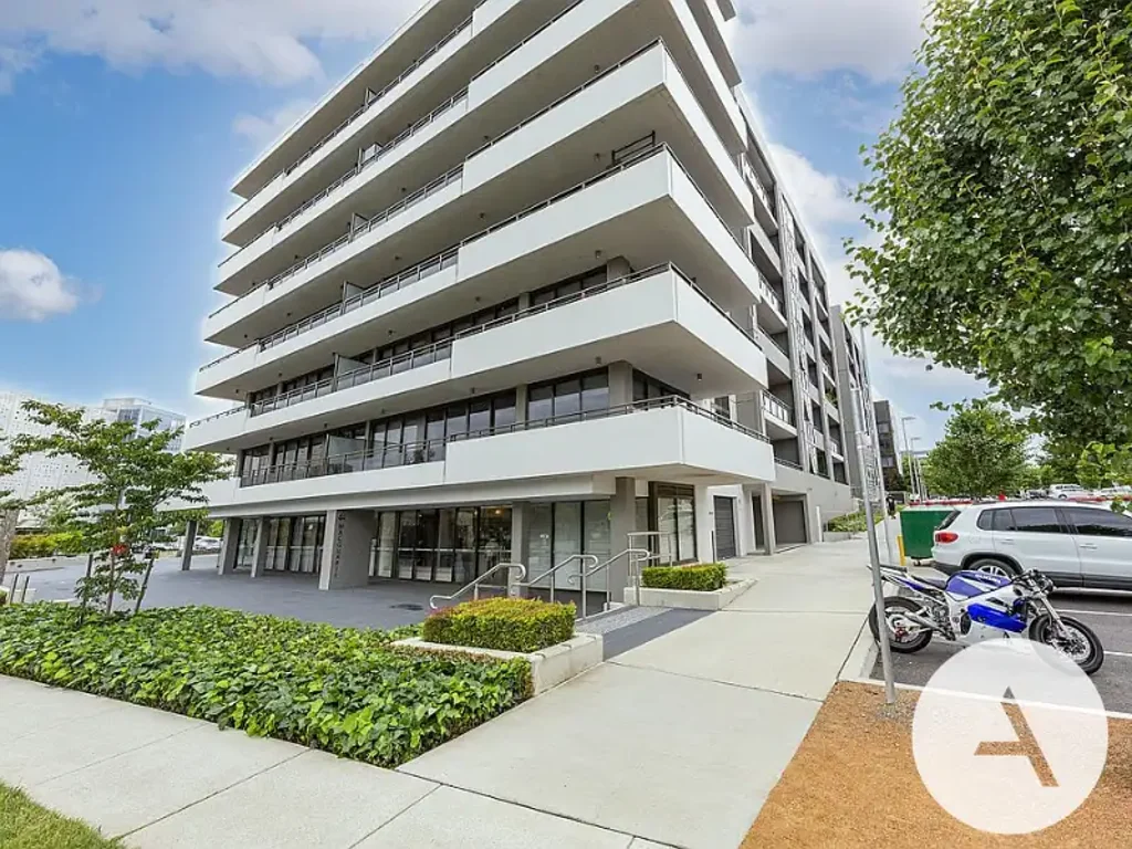 Stunning 2-Bedroom Apartment in Prime Location with Exceptional On-Site Amenities!
