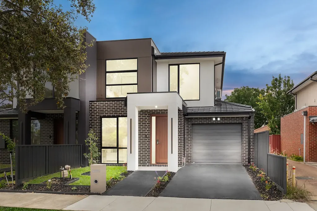 Clayton 5ਬੈੱਡਰੂਮ Architectural Excellence, Luxury Family Living