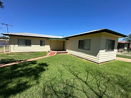 26 Deverell Street, Charleville