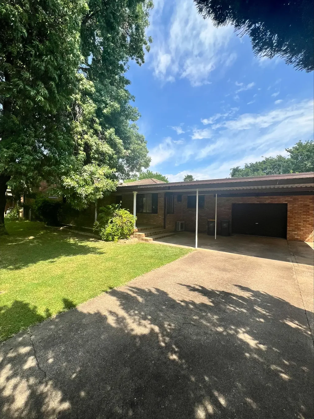 COMFORTABLE FAMILY HOME IN A PRIME LOCATION