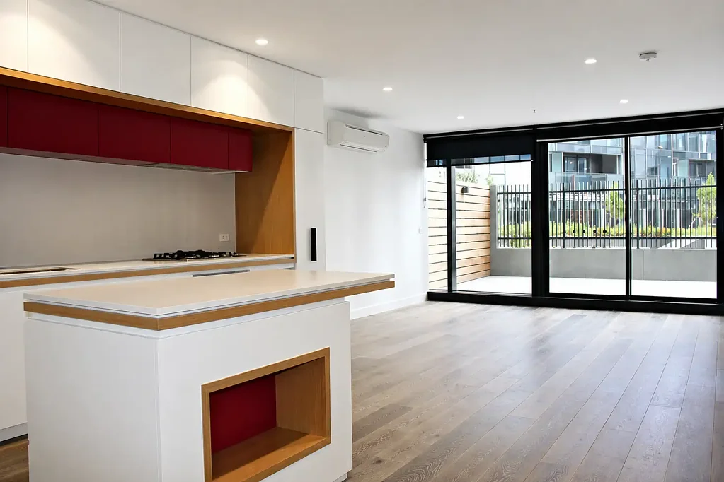 Luxury apartment with a courtyard!
