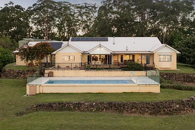 West Woombye 5Zimmer English Country Manor with Large Shed