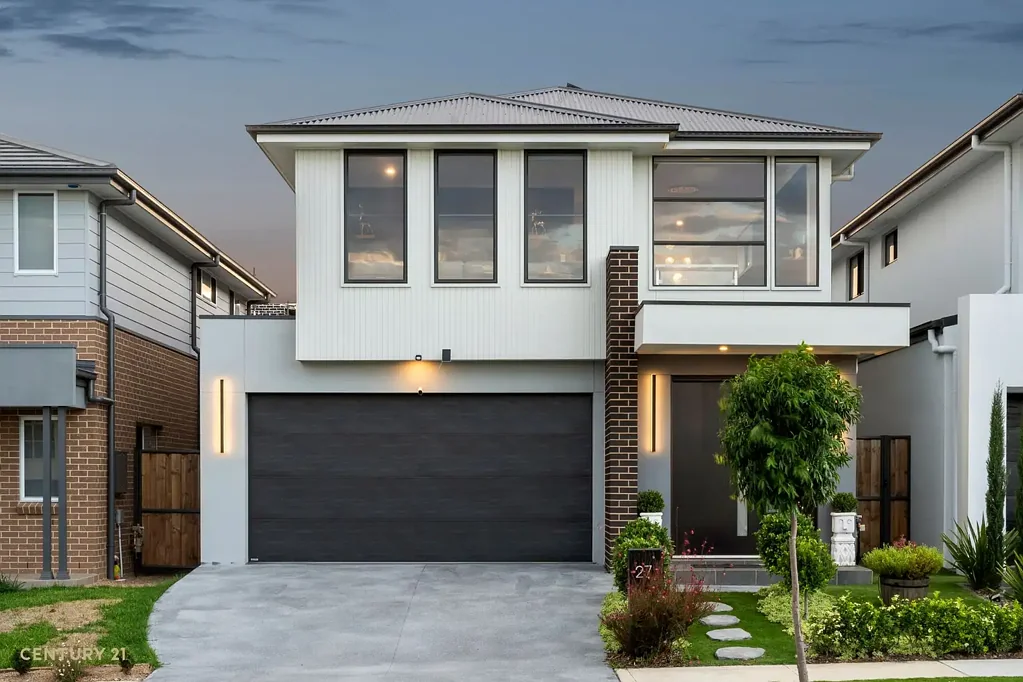 Box Hill 5 Bedroom Northerly Aspect & Walking Distance To Upcoming Box Hill Primary School