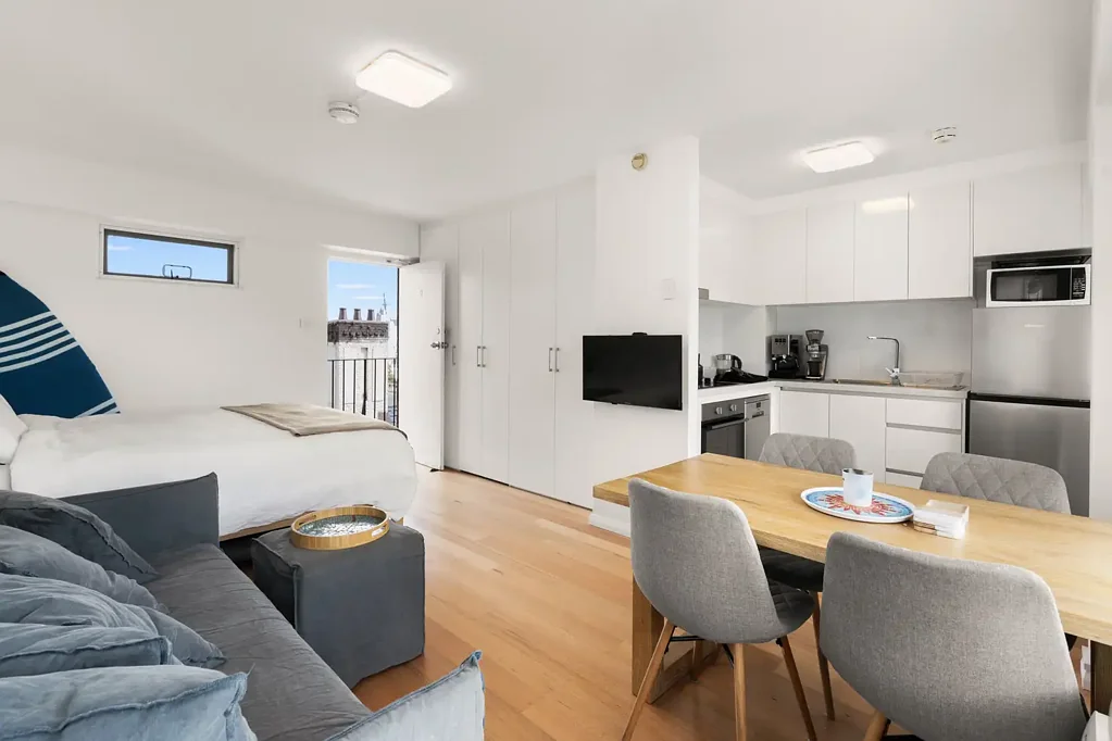 Chic Renovated Apartment with Views Either Side, Furnished