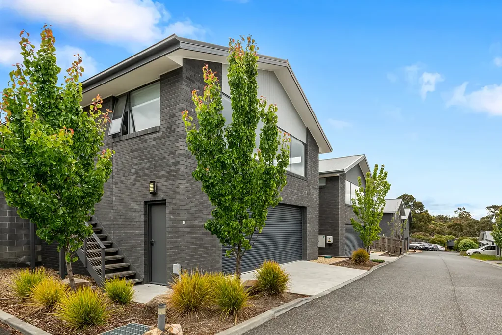 8/18 Carnegie Street, Claremont, TAS 7011