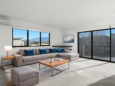 2/275 Clarence Street, Howrah, TAS 7018, 4房, 2浴, Townhouse