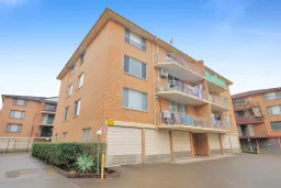 110/2 Riverpark Drive, Liverpool