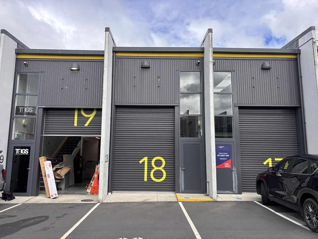 Whenuapai High-stud industrial in a thriving Westgate Hub
