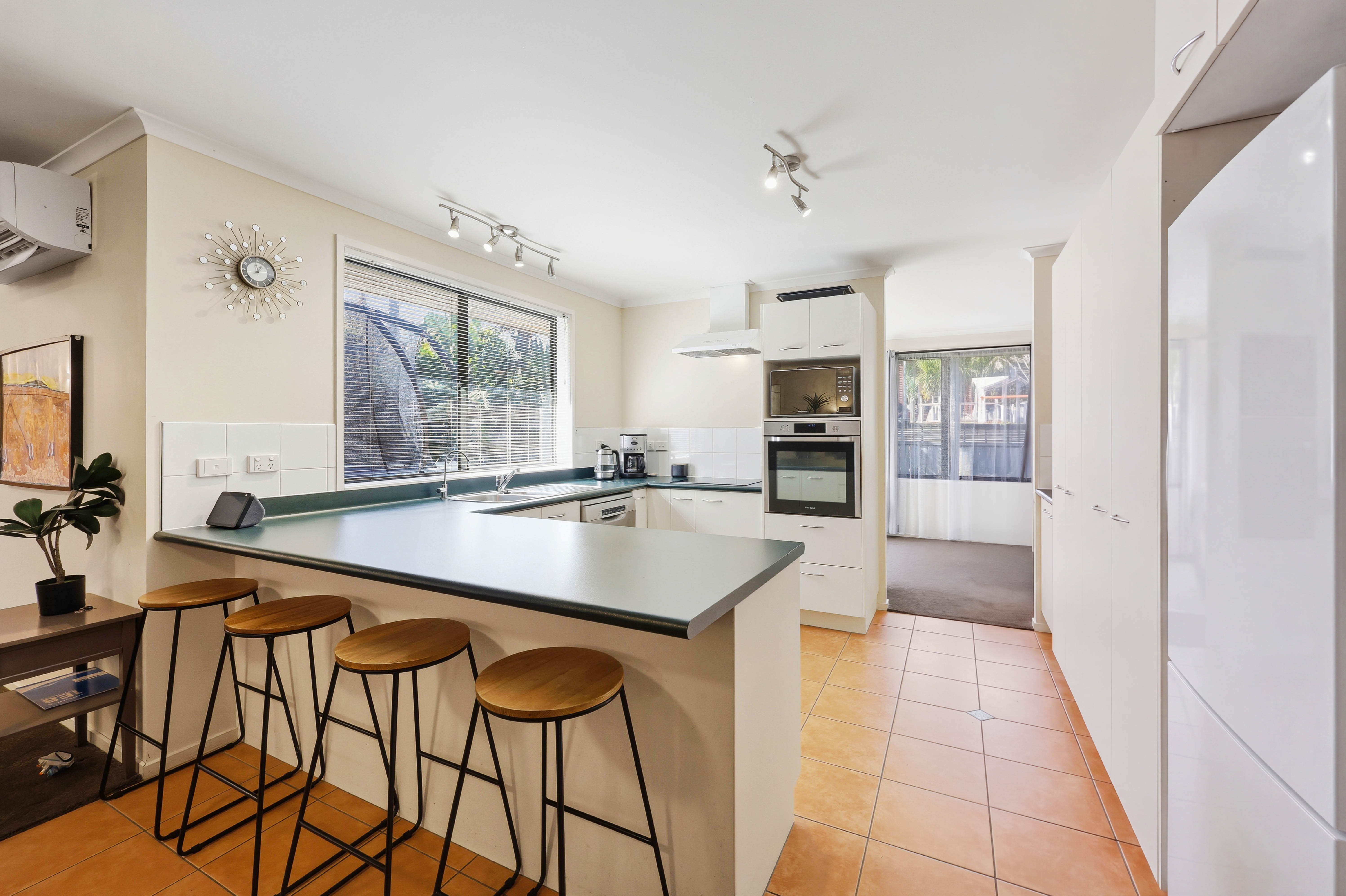 71 Regency Park Drive, Gulf Harbour, photo 4
