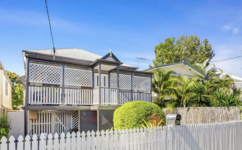 Charming Restored Queenslander with Dual Street Access