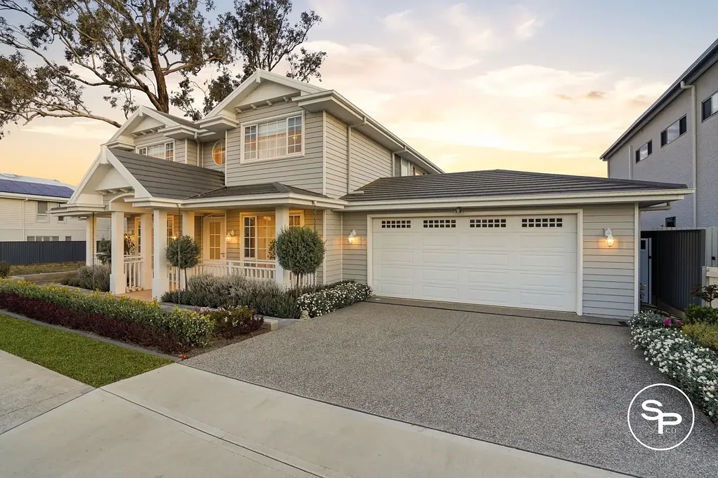 Wilton 5બેડરૂમ Hamptons Grandeur on the Golf Course