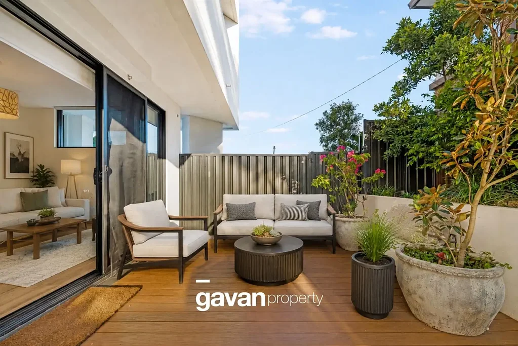 Modern Apartment with Spacious Alfresco Terrace