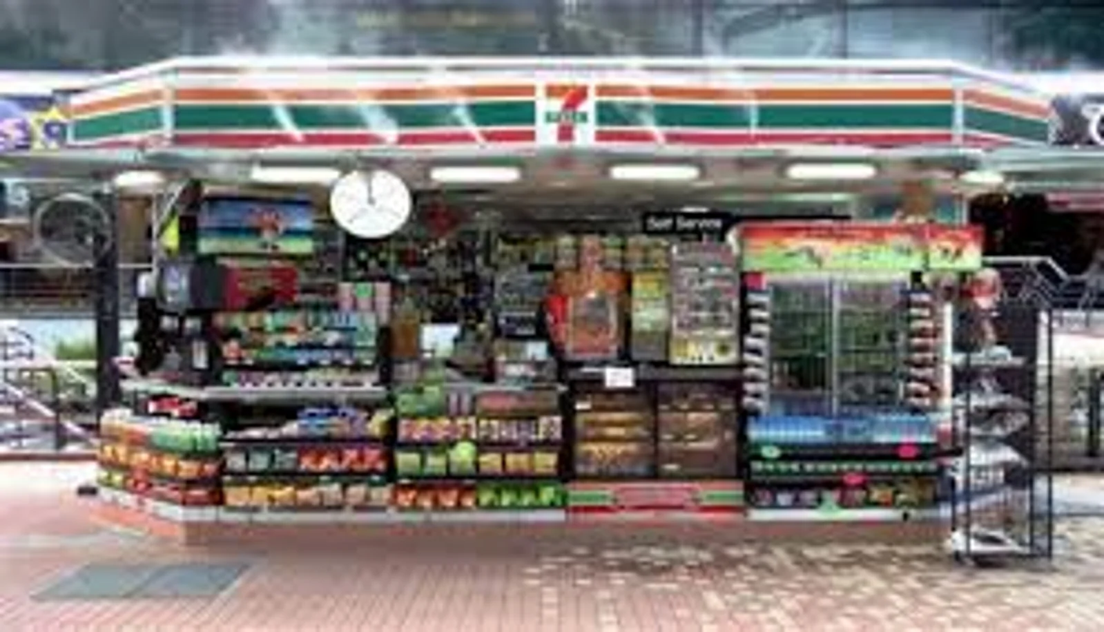 24小时便利店慰藉都市人？日本7-11用短时营业say no