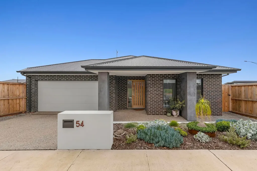54 Hilltop Drive, Charlemont, VIC 3217