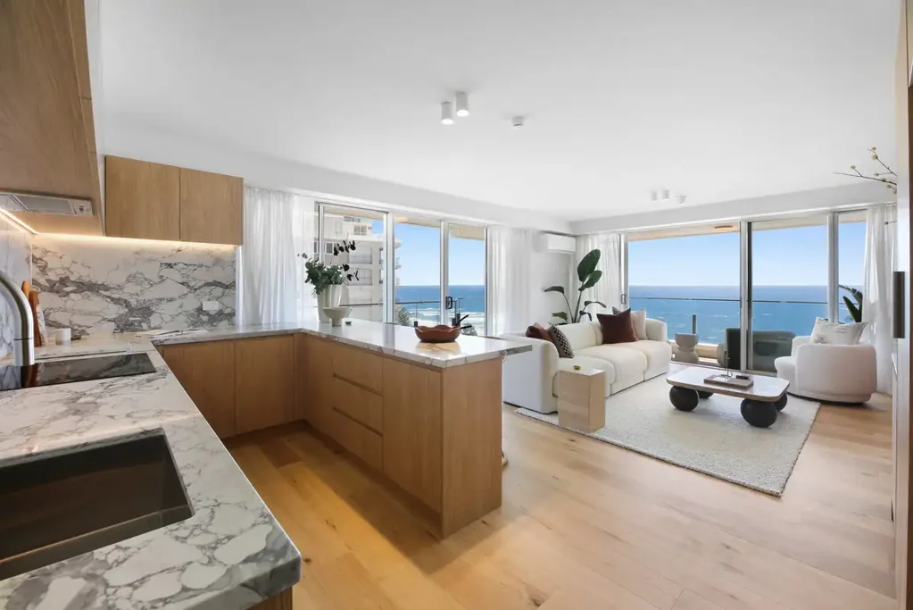 Burleigh Heads 3ห้องนอน Coastal Luxury Redefined: Exquisite 14th-Floor North-East Corner Residence
