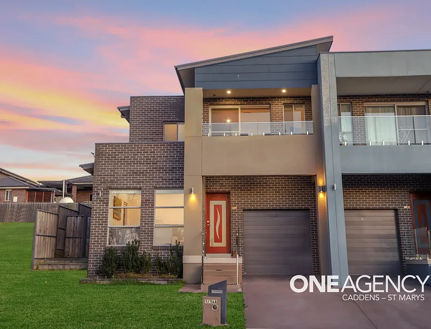 1/14A Angophora Avenue, Kingswood, Outer Western Sydney, 5 habitaciones, 3 baños, Apartment