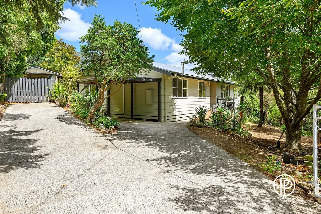 16 Rupert Road, East Warburton, VIC 3799