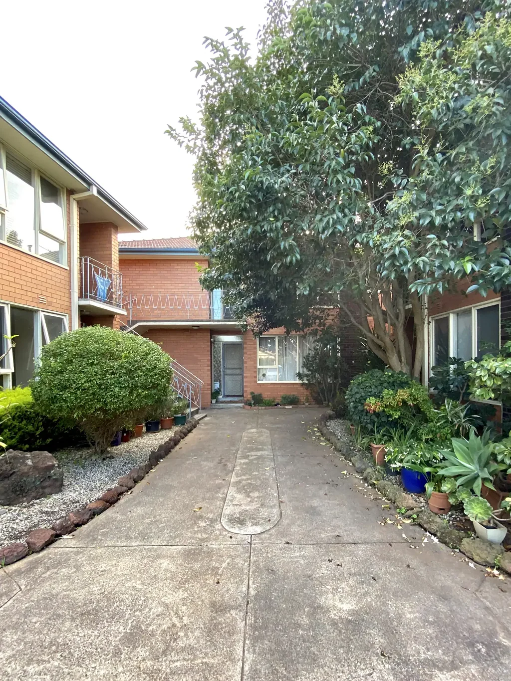 Stylish & Convenient Living in the Heart of Bentleigh!