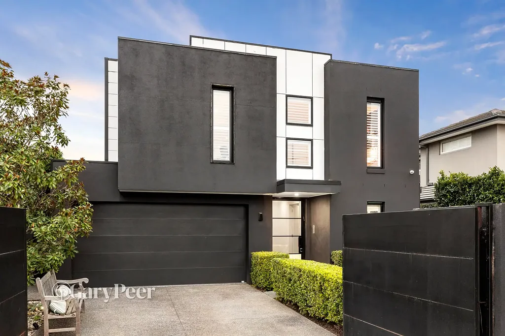 Caulfield 4房  Exceptional family living & effortless entertaining