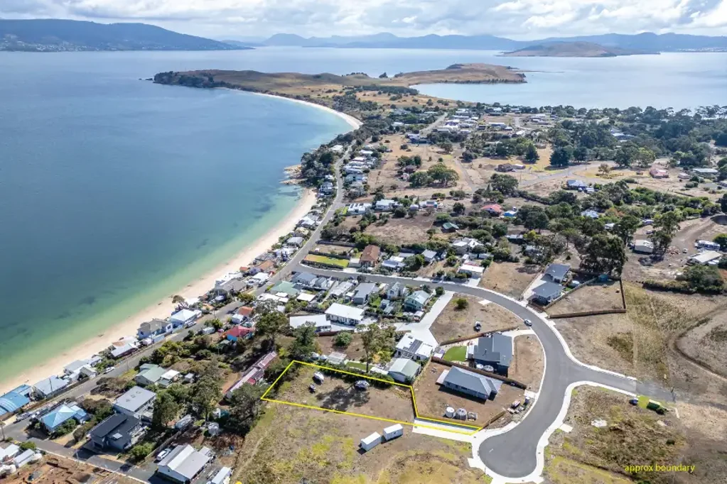 17 Marsh Street, Opossum Bay, TAS 7023