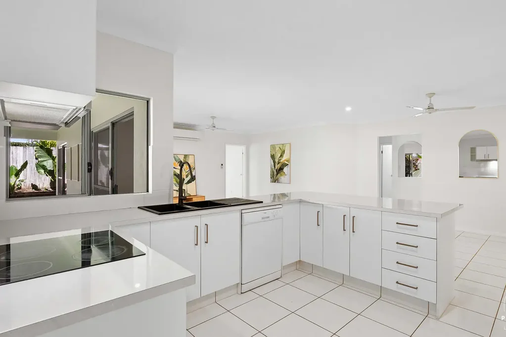 RENT IN PARADISE | Palm Cove