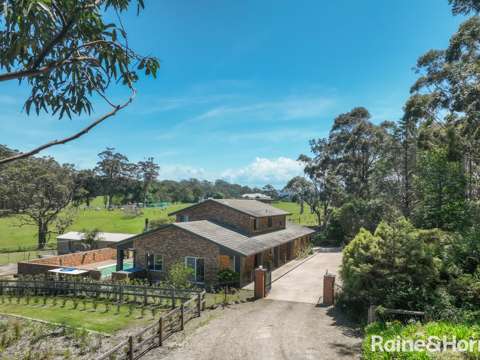 Mollymook Beach 6 Bedroom Rare Lifestyle Acreage in Mollymook Beach