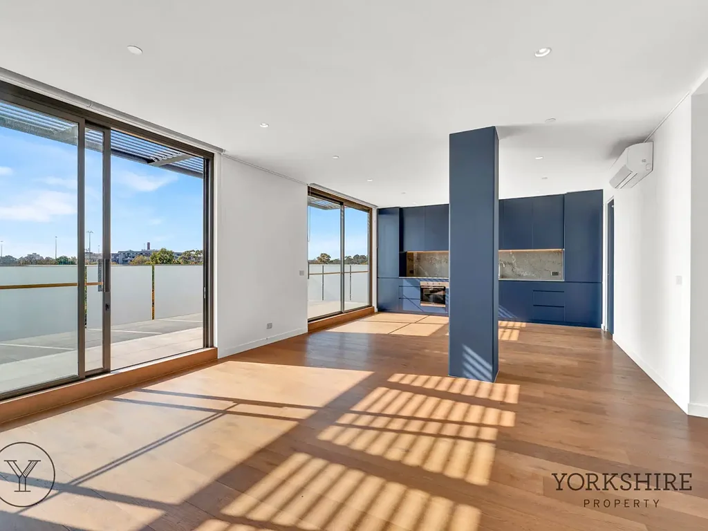 Oversized 2 Bedroom Apartment