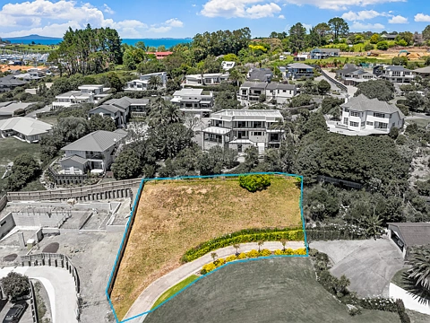 Gulf Harbour  767sqm Site: Bargain Buying!