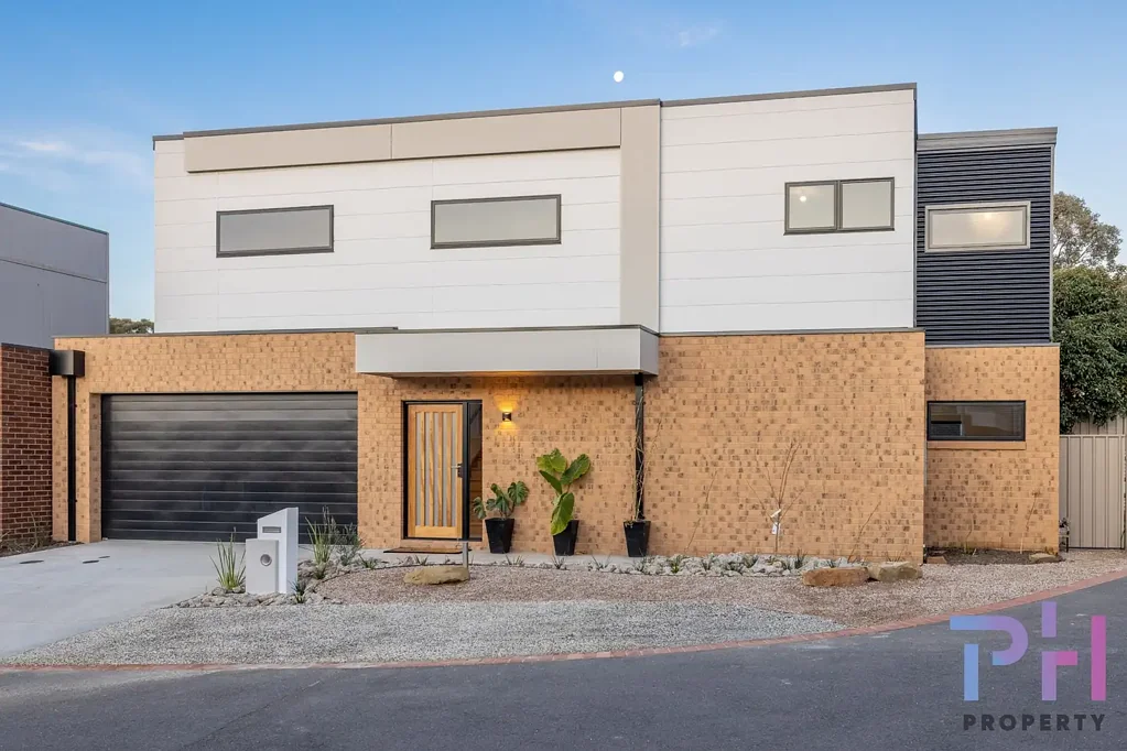 4 Lorne Terrace, Flora Hill, VIC 3550