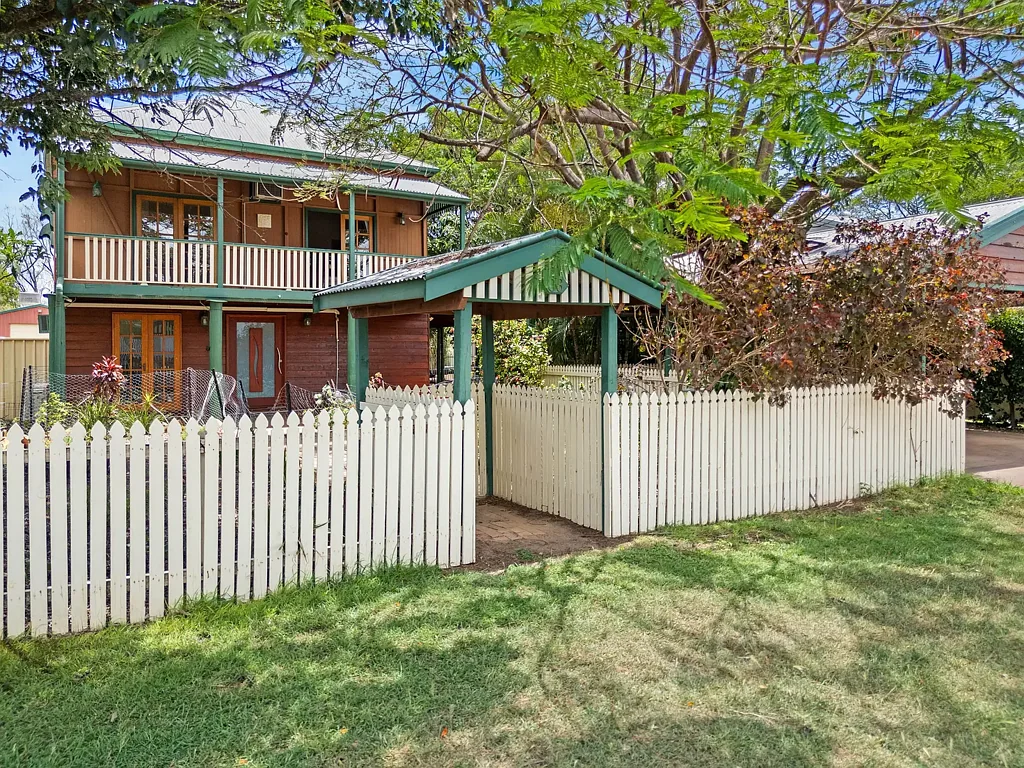 38 Esmond Street, Emerald, QLD 4720