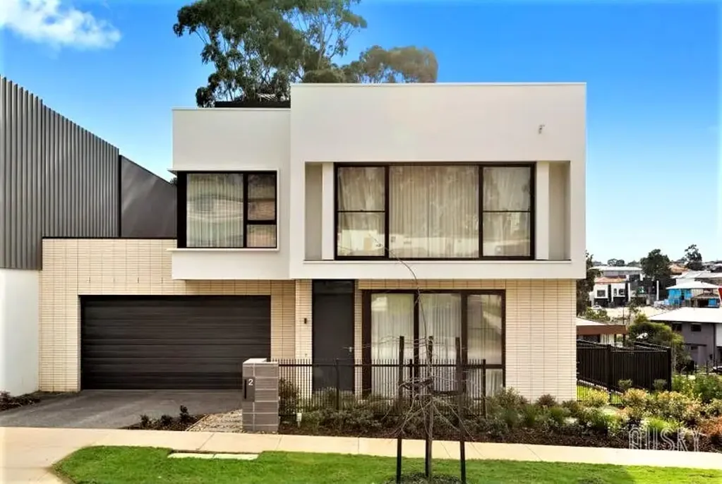 Modern Townhouse FOR RENT