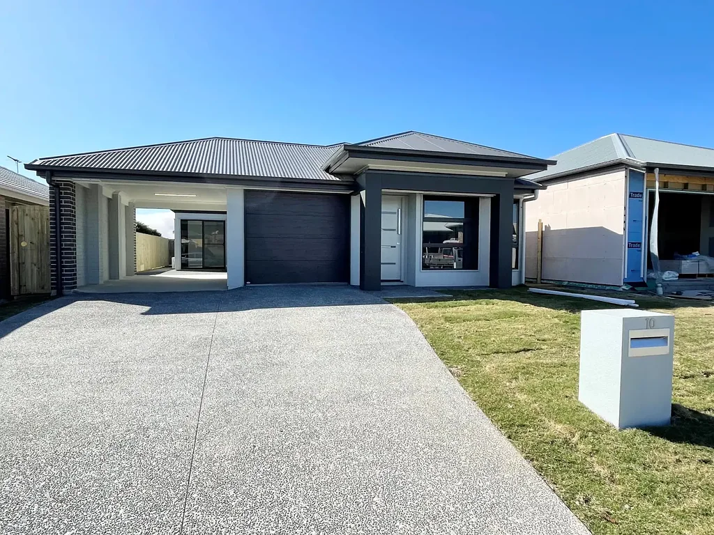 Modern Family Home Available in Morayfield!