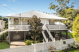 24 Woodville Place, Annerley