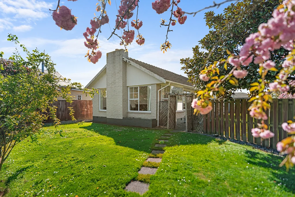 15 Prestons Road, Redwood, Christchurch, Canterbury