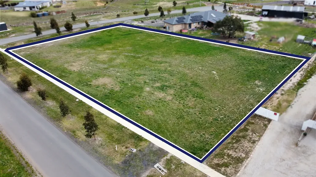 Teesdale  Superb Corner Block in the Tawarri Estate!