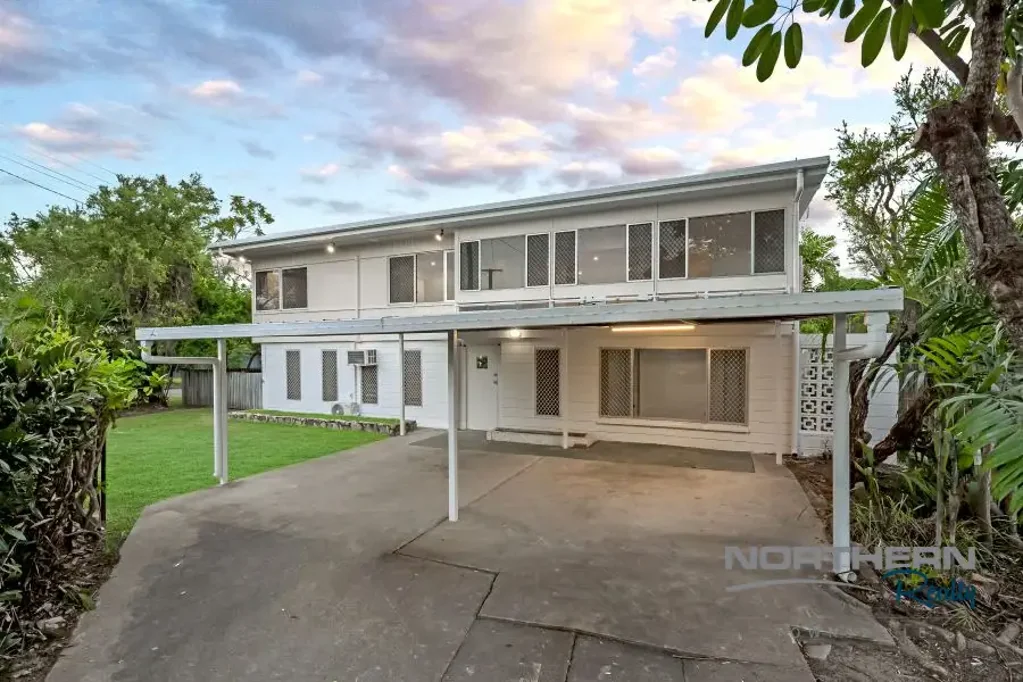 Cranbrook 4部屋 Spacious Highset Home on Corner Block