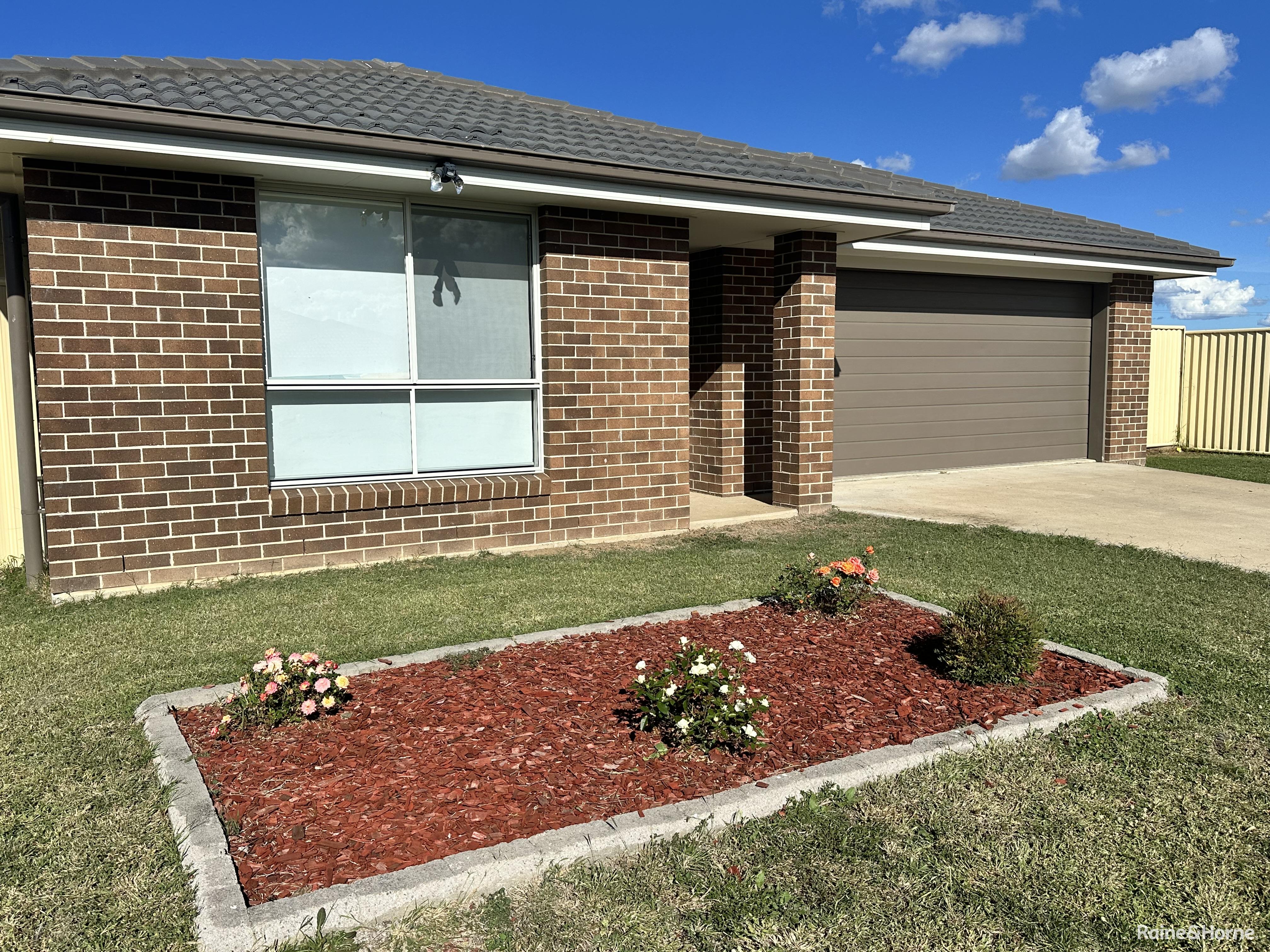 24 FLEMMING CR, WEST TAMWORTH NSW 2340, 0部屋, 0バスルーム, House