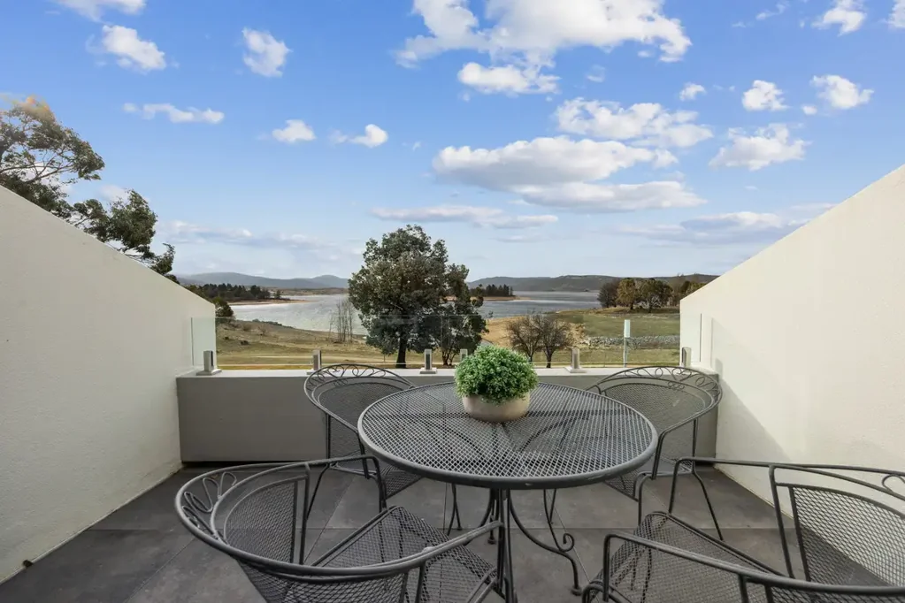 Summer Lease - $350/week Including Electricity & Water