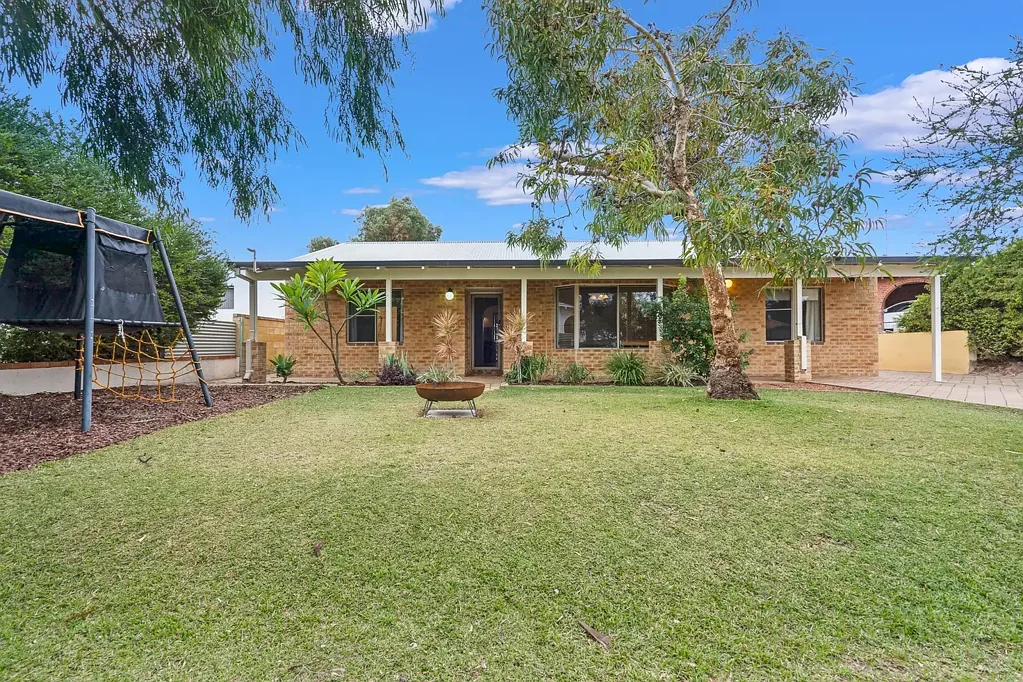 Yanchep 3कमरा Renovated Gem on a Big Block in Quiet Yanchep Cul-de-Sac